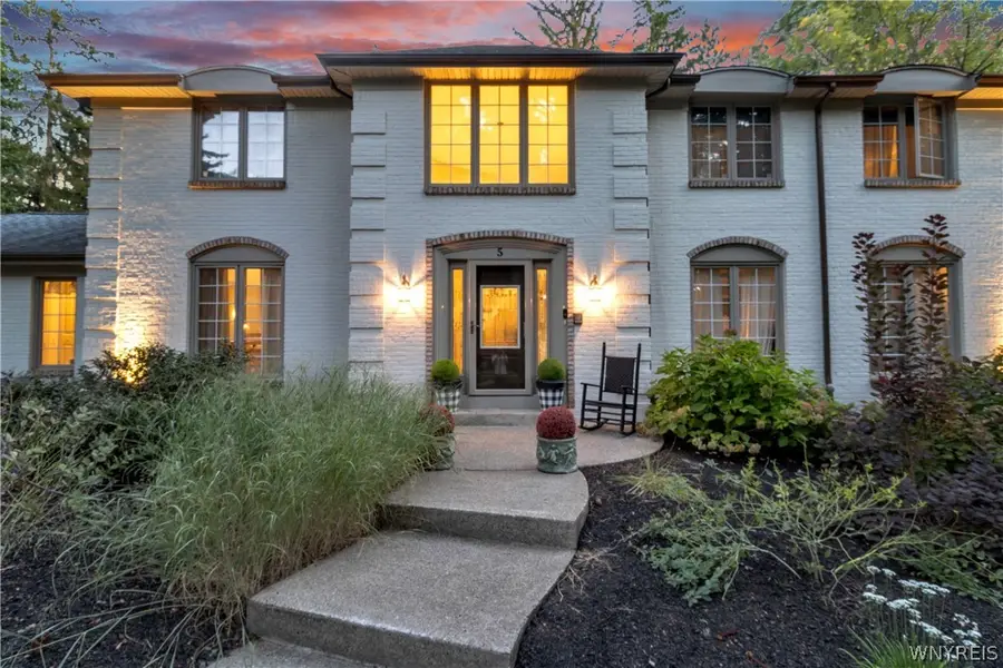 5 Greenwood Drive, Orchard Park, NY 14127 - #3