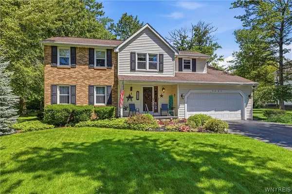 7221 Woodhaven Drive, Lockport, NY 14094