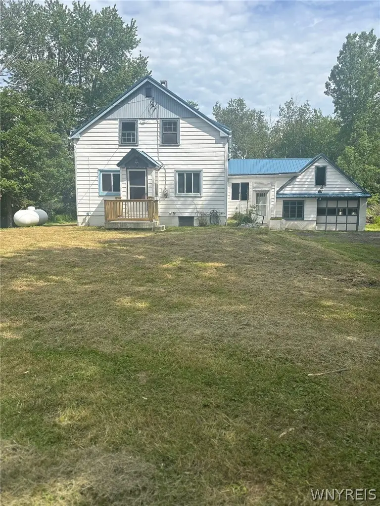6815 Southwestern Boulevard, Lake View, NY 14085 - #1