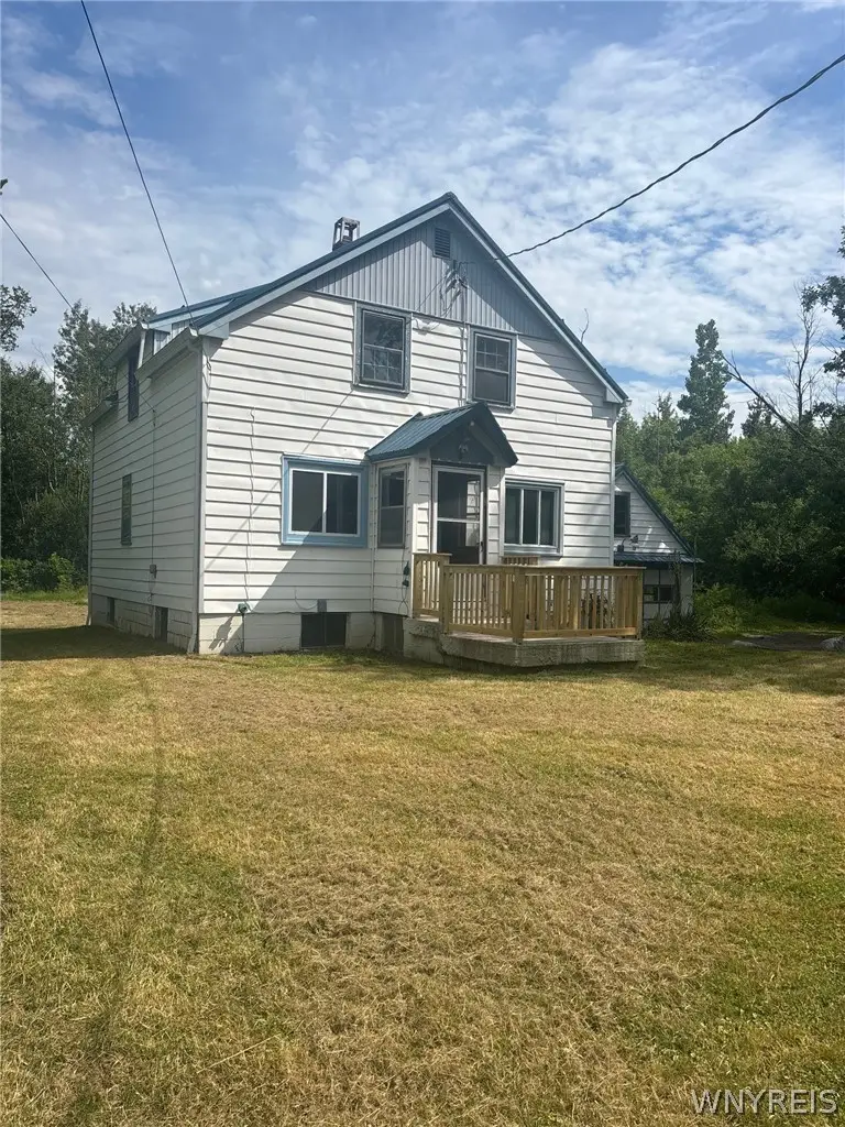 6815 Southwestern Boulevard, Lake View, NY 14085 - #2