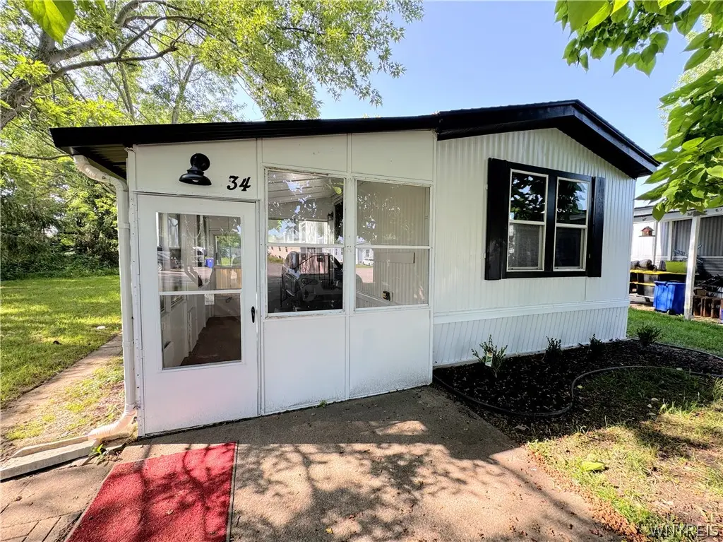 34 Del Court W, Lockport, NY 14094 - #1