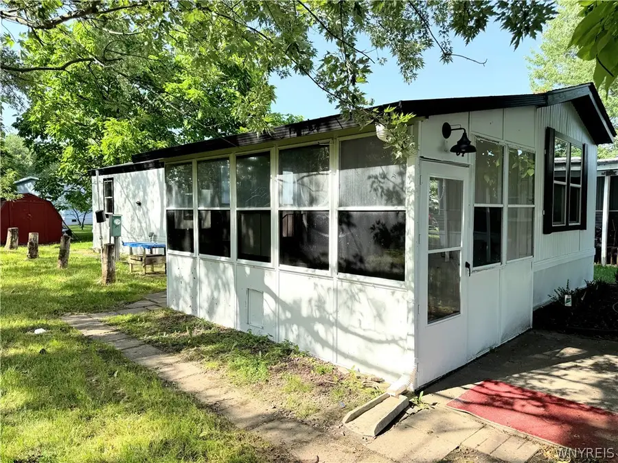 34 Del Court W, Lockport, NY 14094 - #2