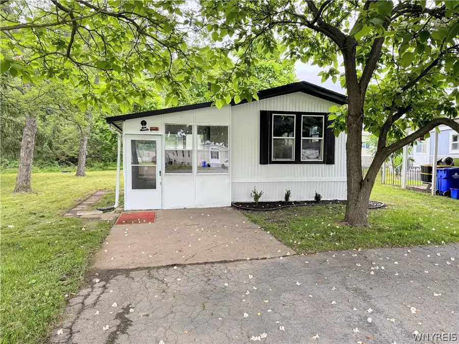 34 Del Court W, Lockport, NY 14094 - #3