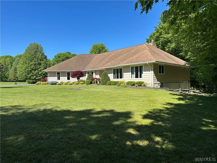 30 Meadowbrook Drive, Elma, NY 14059 - #2