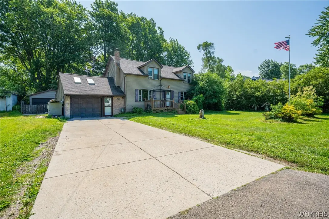 6937 Wellington Drive, Derby, NY 14047 - #1