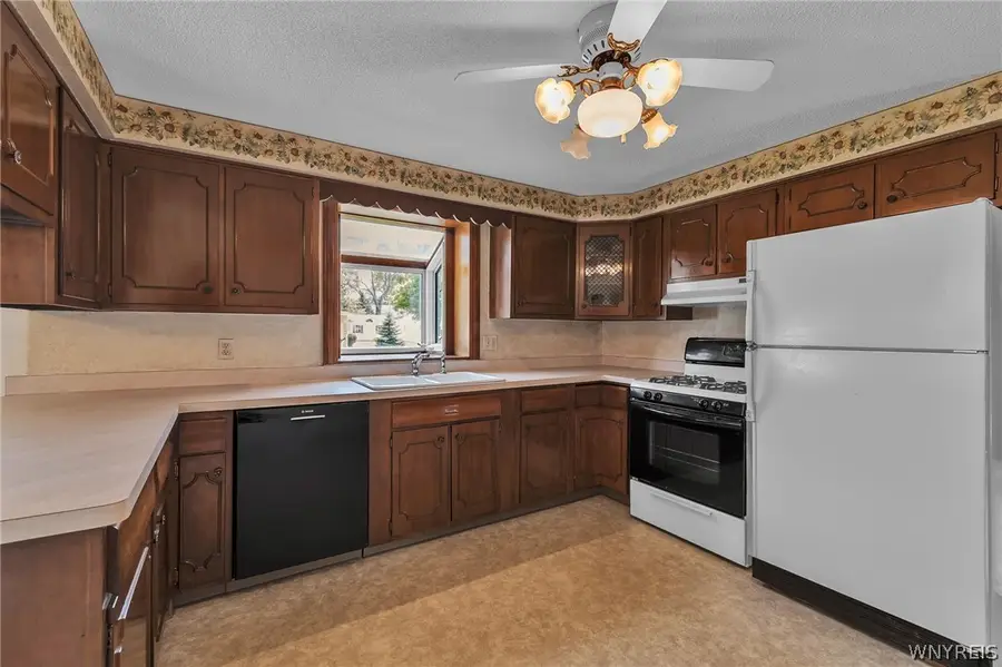 8 Lois Drive, Buffalo, NY 14227 - #3