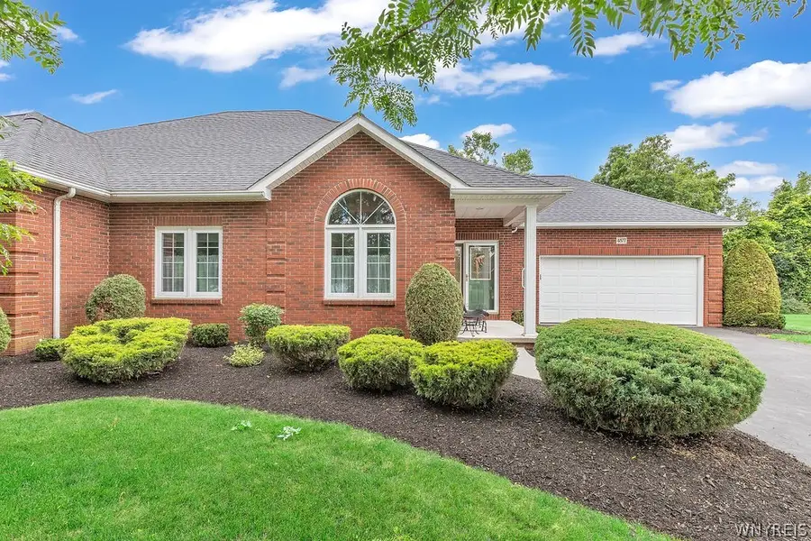 4877 Waterford Place, Lockport, NY 14094 - #2