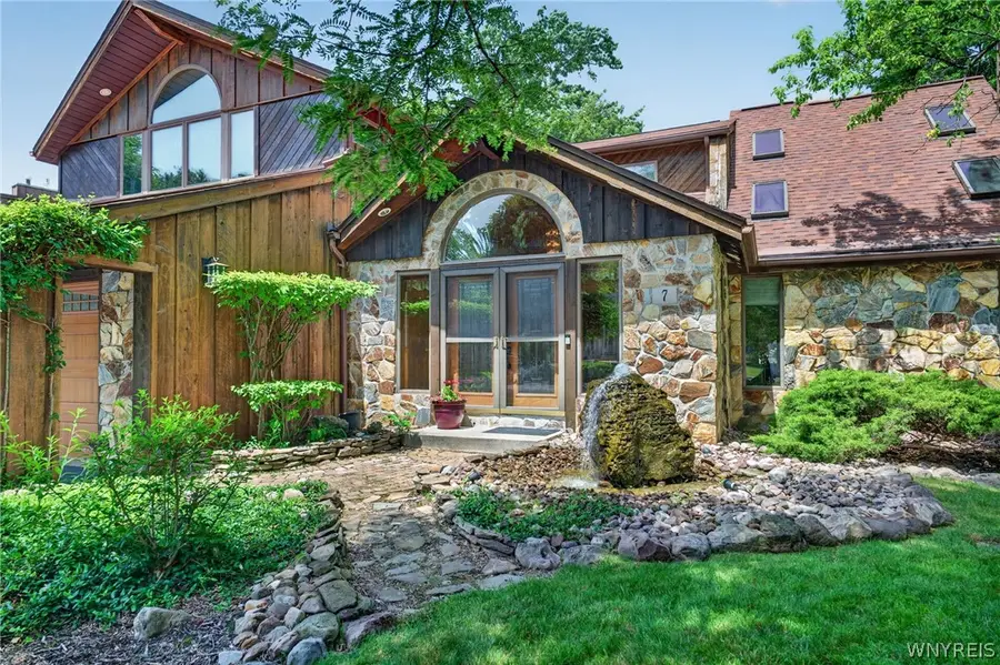 7 Shire Drive S, Williamsville, NY 14221 - #2