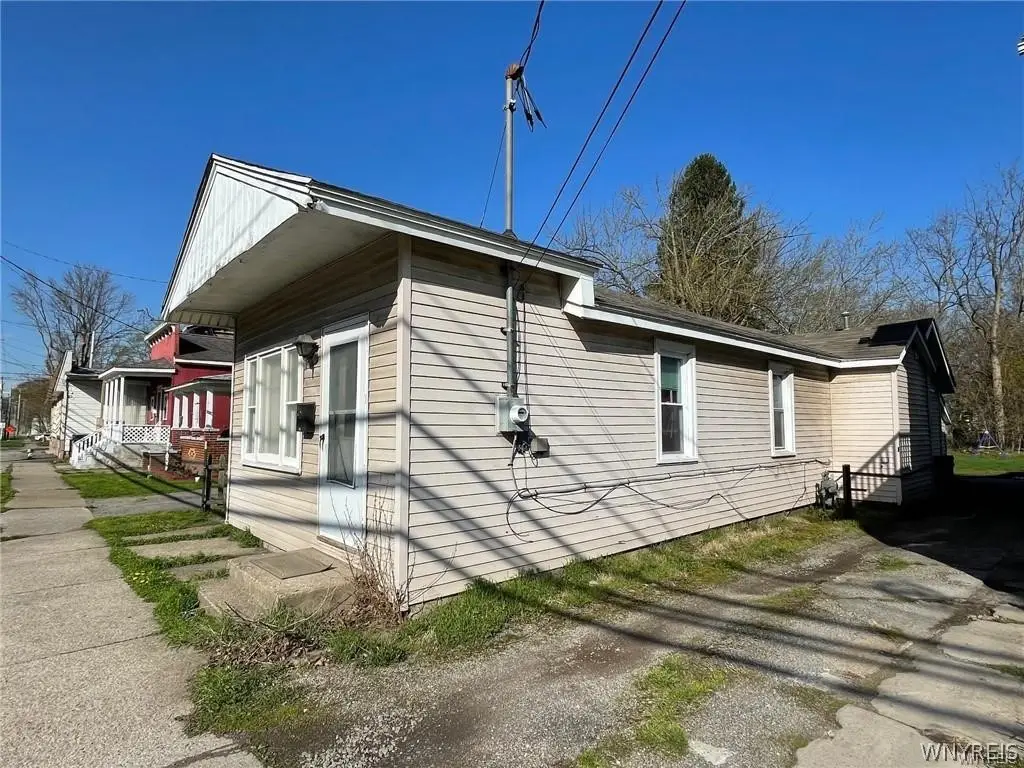 245 Clinton Street, Lockport, NY 14094 - #1