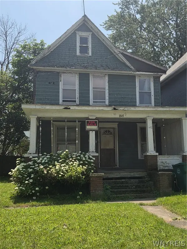 1845 Pierce Ave, Niagara Falls, NY 14301