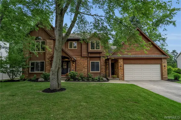 10 E Pinelake Drive, Buffalo, NY 14221