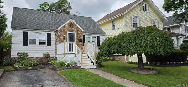 39 Grove Avenue, Lockport, NY 14094