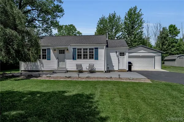7077 Tonawanda Creek Rd, Lockport, NY 14094