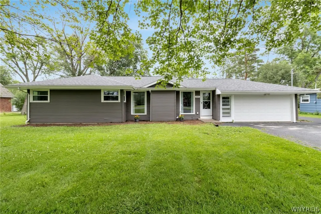 597 Alt Boulevard, Grand Island, NY 14072 - #1