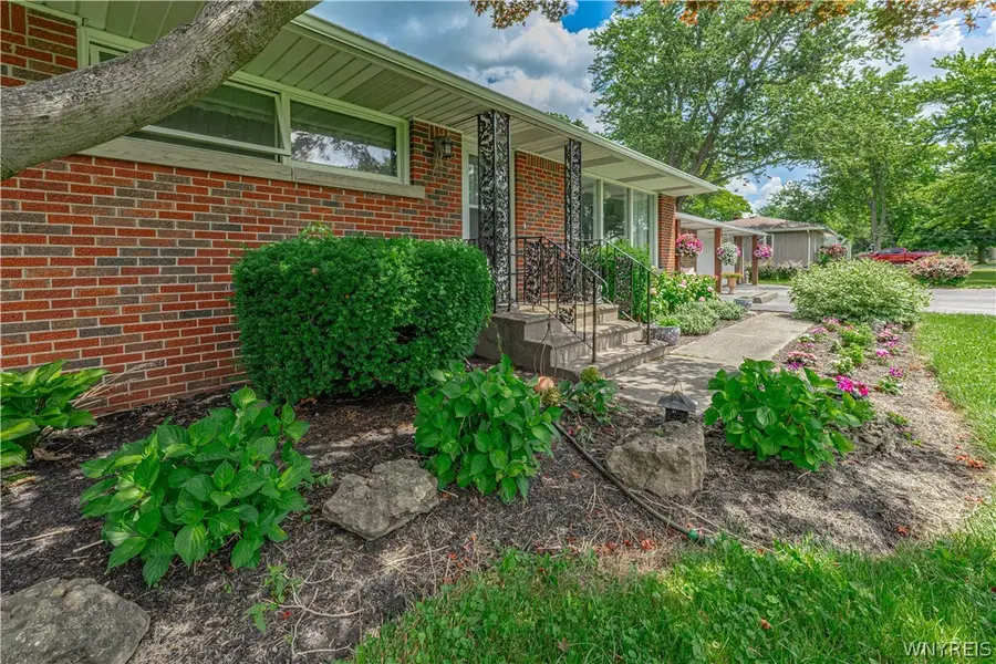 7174 Chestnut Ridge Road, Lockport, NY 14094 - #2