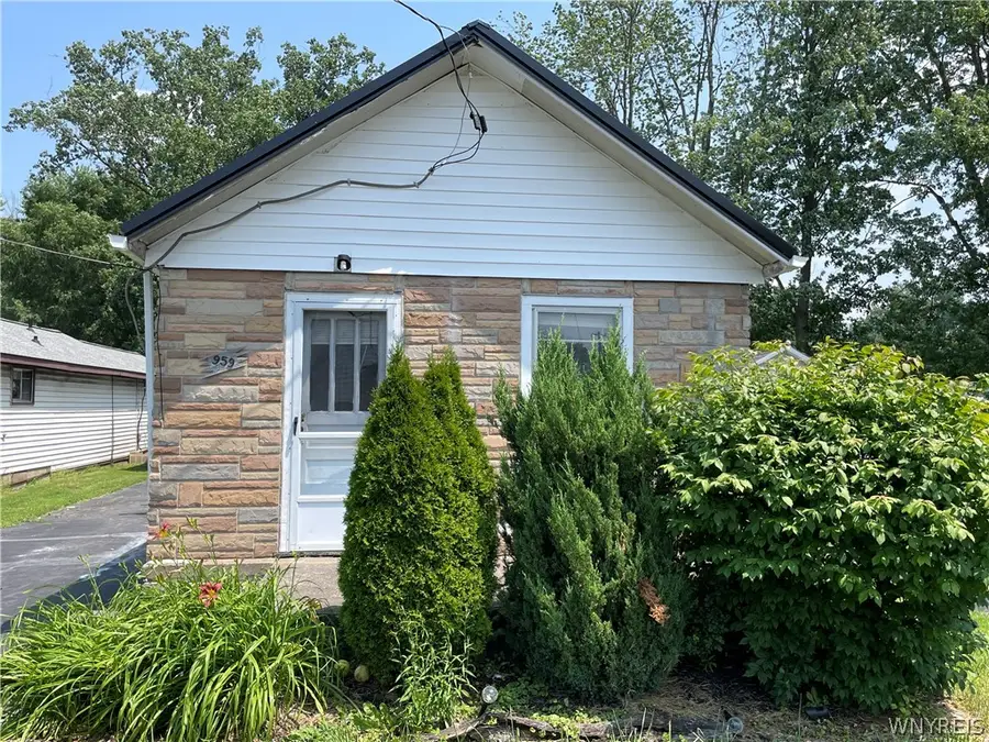 959 Erie Ave Avenue, North Tonawanda, NY 14120 - #2
