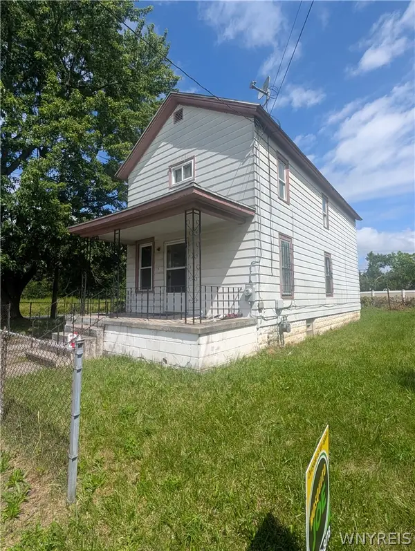 1304 Centre Avenue, Niagara Falls, NY 14305