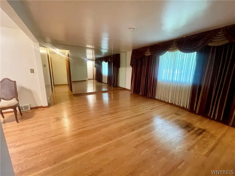 1054 Woodstock Avenue, Tonawanda, NY 14150 - #3