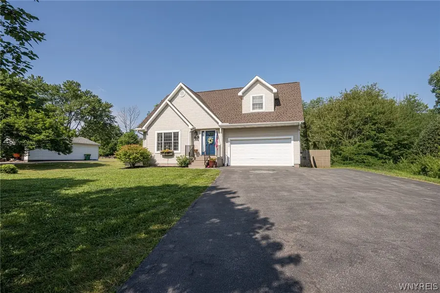 5430 Ernest Road, Lockport, NY 14094 - #2