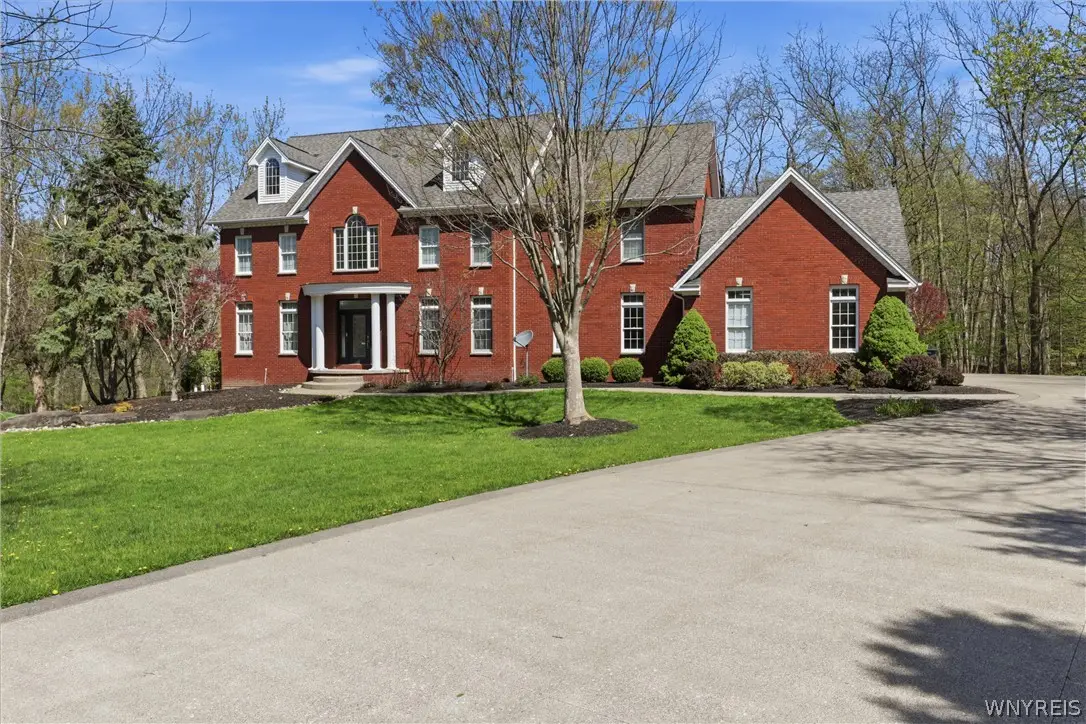 16 Woodstream, Orchard Park, NY 14127 - #1