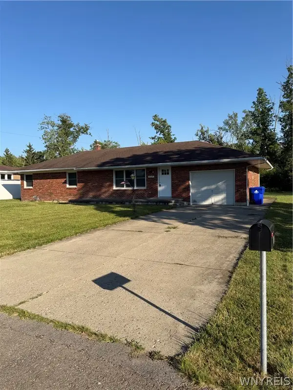 1629 S Bend Lane, Lake View, NY 14085