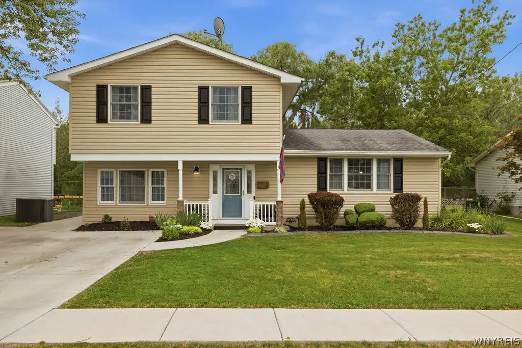 35 Robert Drive, Lancaster, NY 14086 - #1