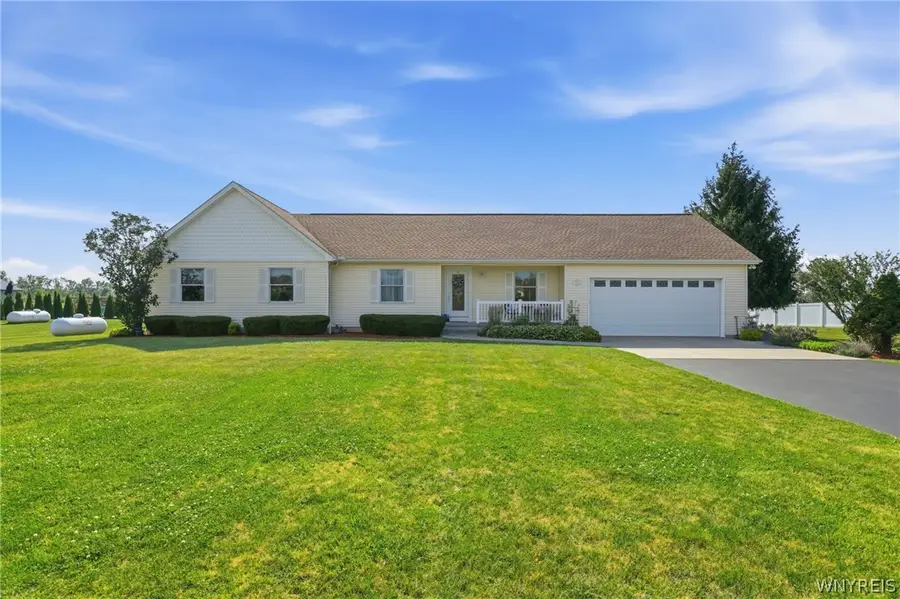4410 Green Road, Lockport, NY 14094 - #2