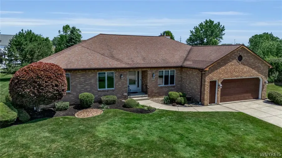6195 Blossom Ct, East Amherst, NY 14051 - #2