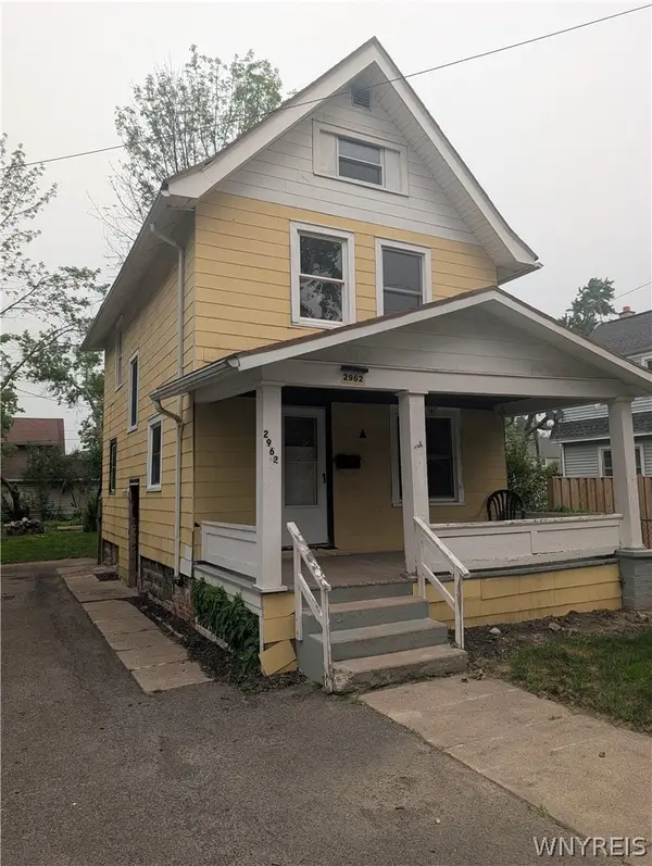 2962 Mckoon Avenue, Niagara Falls, NY 14305