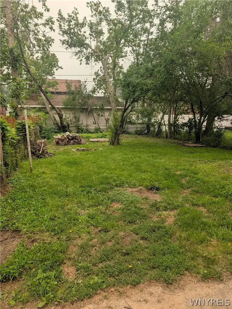 2962 Mckoon Avenue, Niagara Falls, NY 14305 - #3