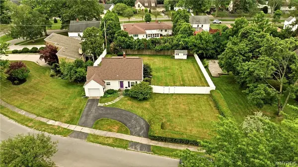 124 Ambleside Drive, Lockport, NY 14094