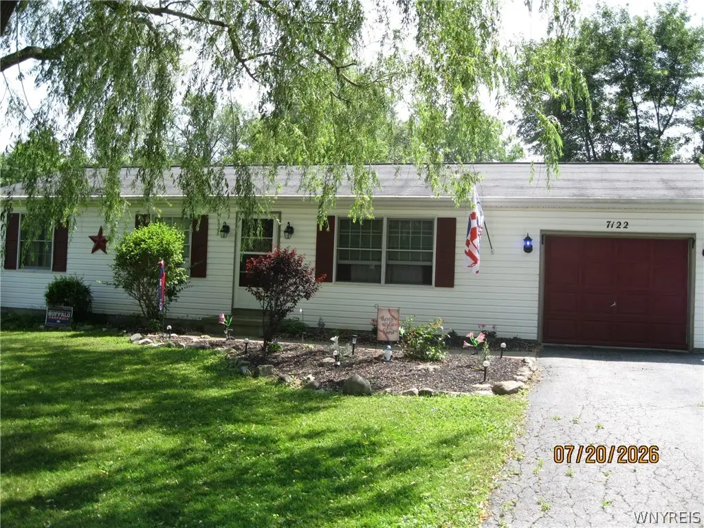 7122 Salt Road, Clarence, NY 14032 - #1