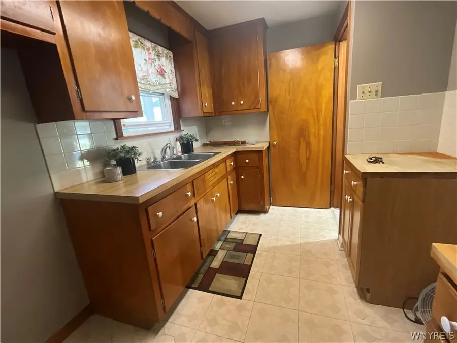 1212 90th Street, Niagara Falls, NY 14304 - #3