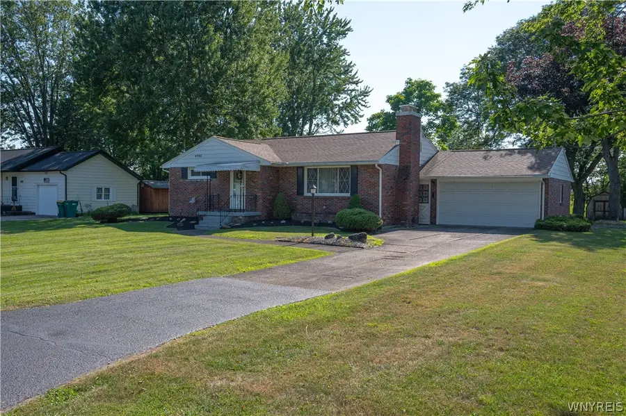 4502 Gentwood Drive, Harris Hill, NY 14221 - #2