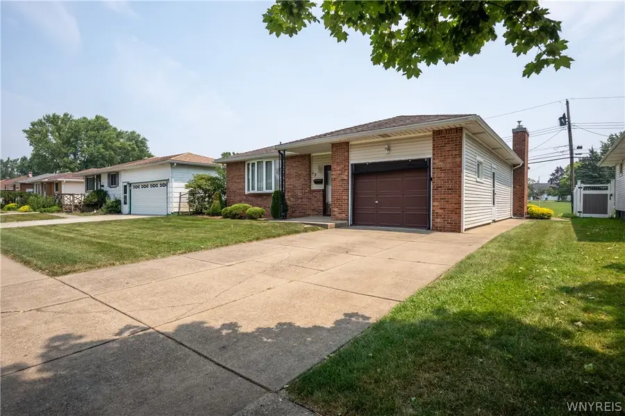 17 Mayberry Drive E, Buffalo, NY 14227 - #3