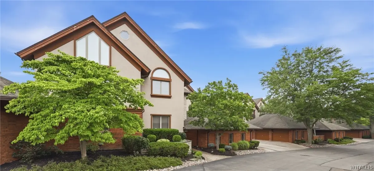 182 Castlebrooke Lane, Williamsville, NY 14221 - #1