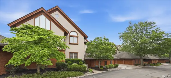 182 Castlebrooke Lane, Williamsville, NY 14221