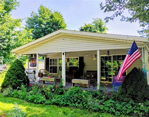 1407 Breeze Way East E, Newfane, NY 14108
