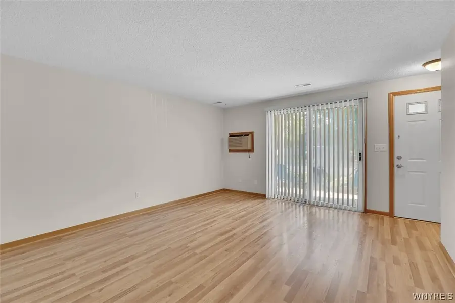 11 E Sunmist Sq #E, Amherst, NY 14228 - #3