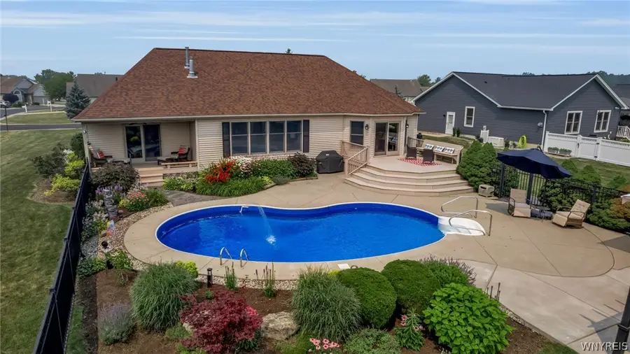 3921 Wildwing Drive, North Tonawanda, NY 14120 - #3