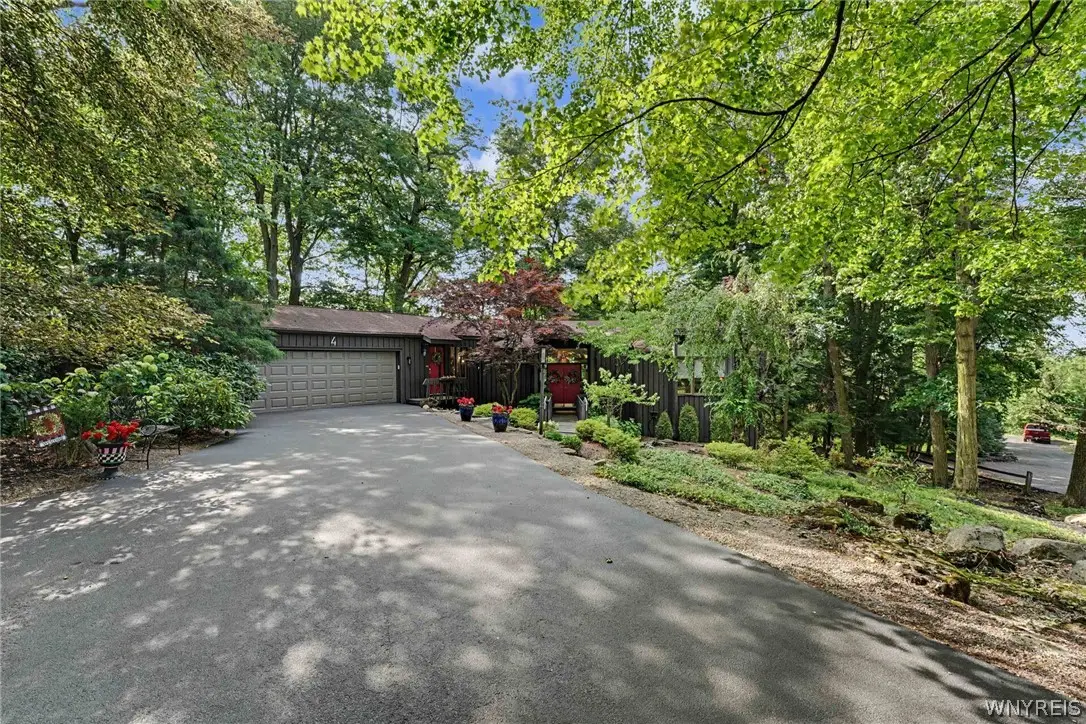 4 Brompton Woods, Williamsville, NY 14221 - #1