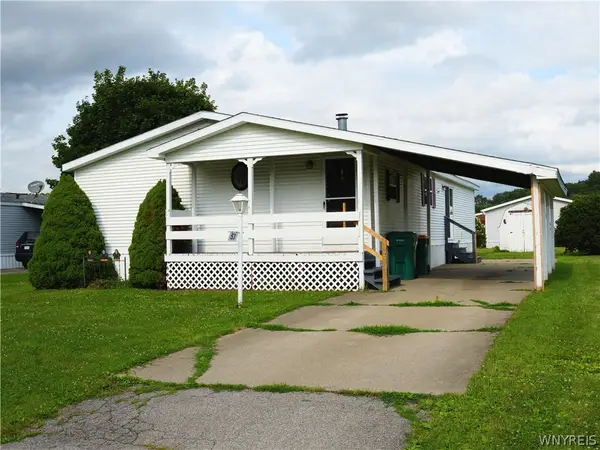 53 Southview Dr, Arcade, NY 14009