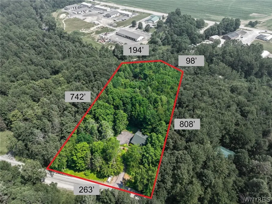 8 Deer Run Road, Holland, NY 14080 - #2