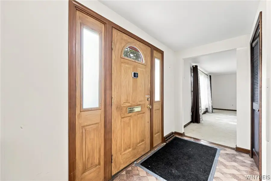 115 Foxpoint W Drive, Buffalo, NY 14221 - #2