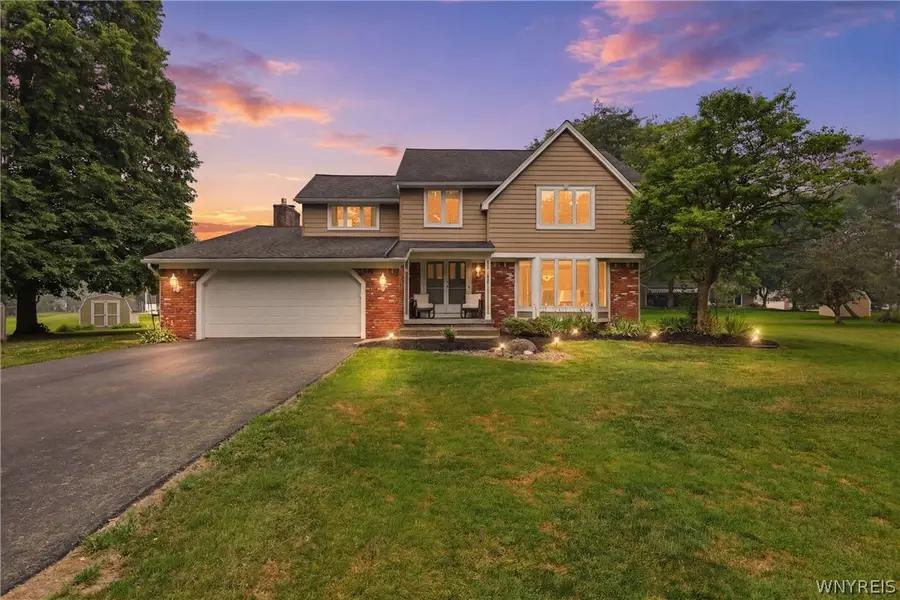 42 Hawthorne Court, Orchard Park, NY 14127 - #2