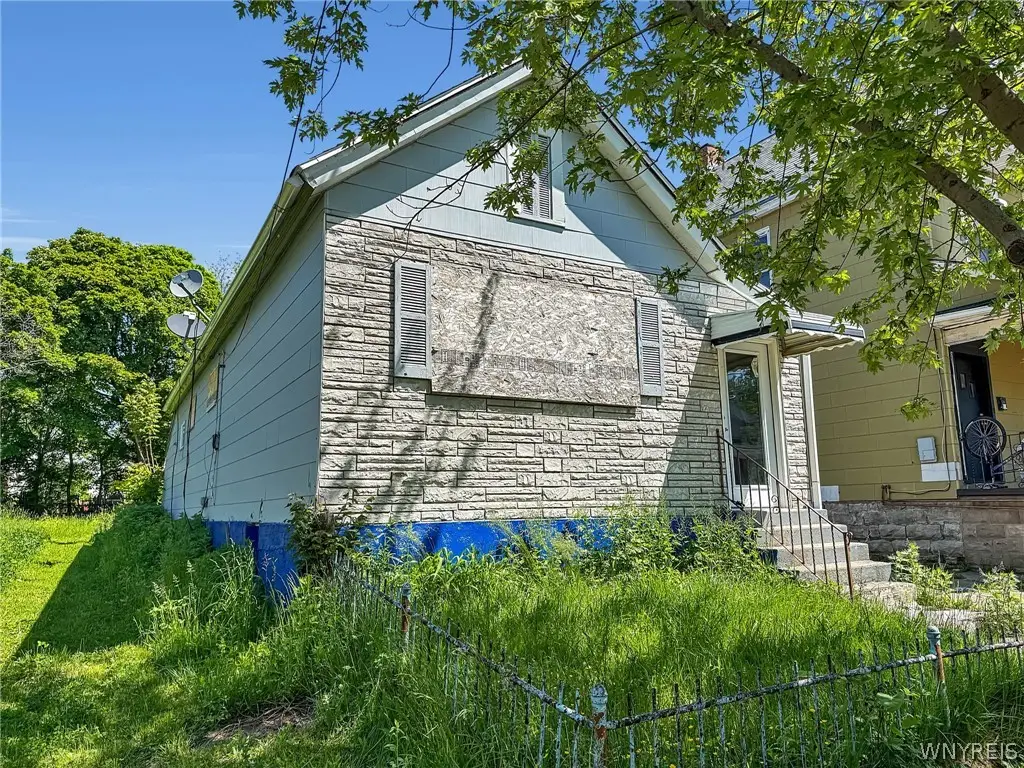 18 Helen Street, Buffalo, NY 14213 - #1