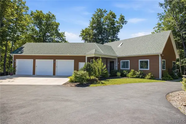 10977 Silver Road, East Bethany, NY 14054