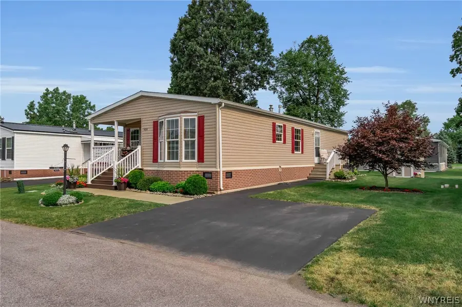 9834 Tottenham Avenue, Clarence, NY 14031 - #2