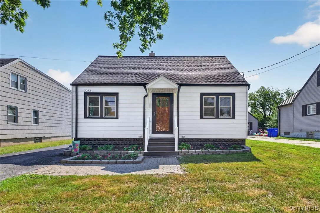 3093 Lyth Rd, Hamburg, NY 14218 - #1