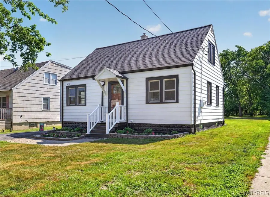 3093 Lyth Rd, Hamburg, NY 14218 - #2